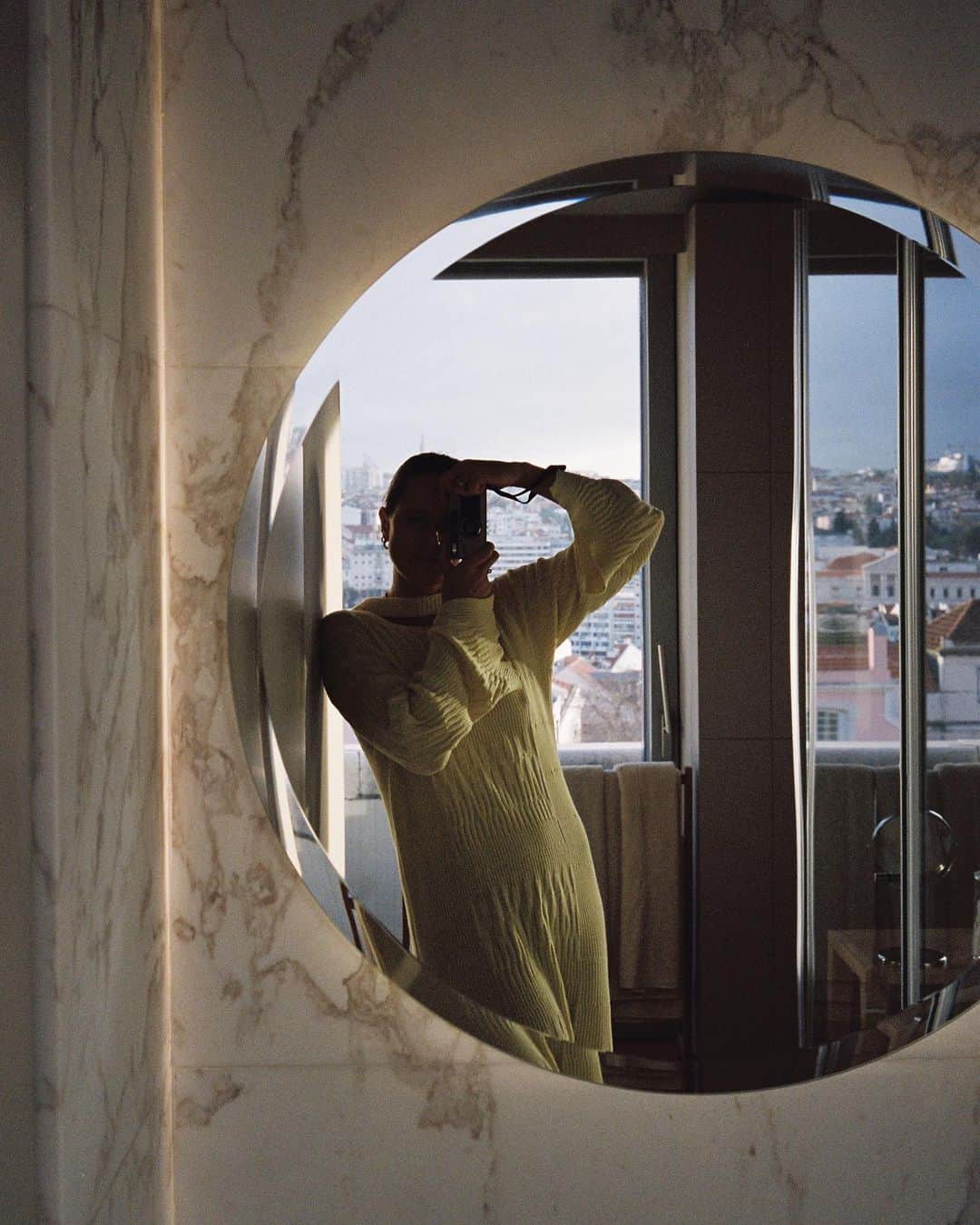 ケルシー・ロビンソンのインスタグラム：「Lisbon film pt. 2 💌」