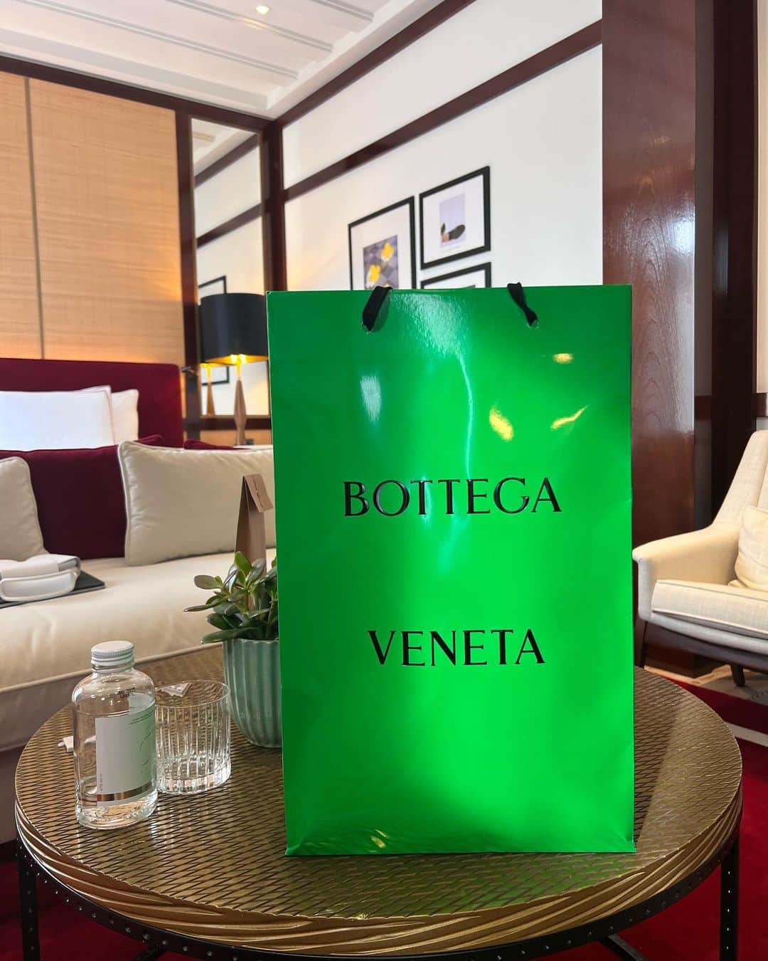 ユスラ・マルディニさんのインスタグラム写真 - (ユスラ・マルディニInstagram)「Better late than never!  Thank you Bottega Veneta for having me at the Winter 2023 show.」3月8日 2時38分 - yusramardini