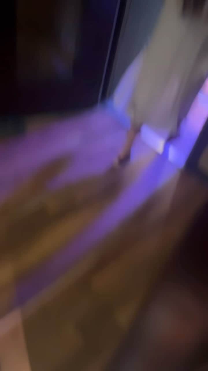 ギャビー・バレットのインスタグラム：「3 songs down today for album number 2 🥰 Should I drop another sneak peek?」