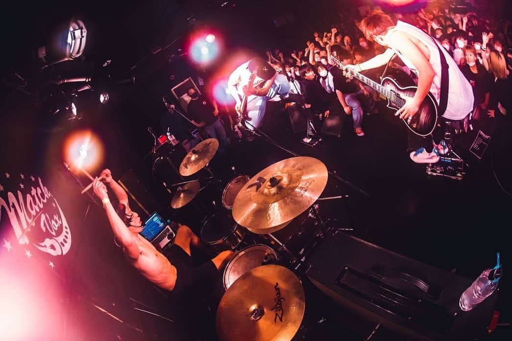 Bunta さんのインスタグラム写真 - (Bunta Instagram)「HACHIDORI  灼熱ライブ🔥🔥🔥  📸 @masaty_x   #hachidori #drum #drummer  #drumlife」3月8日 12時45分 - buntatf