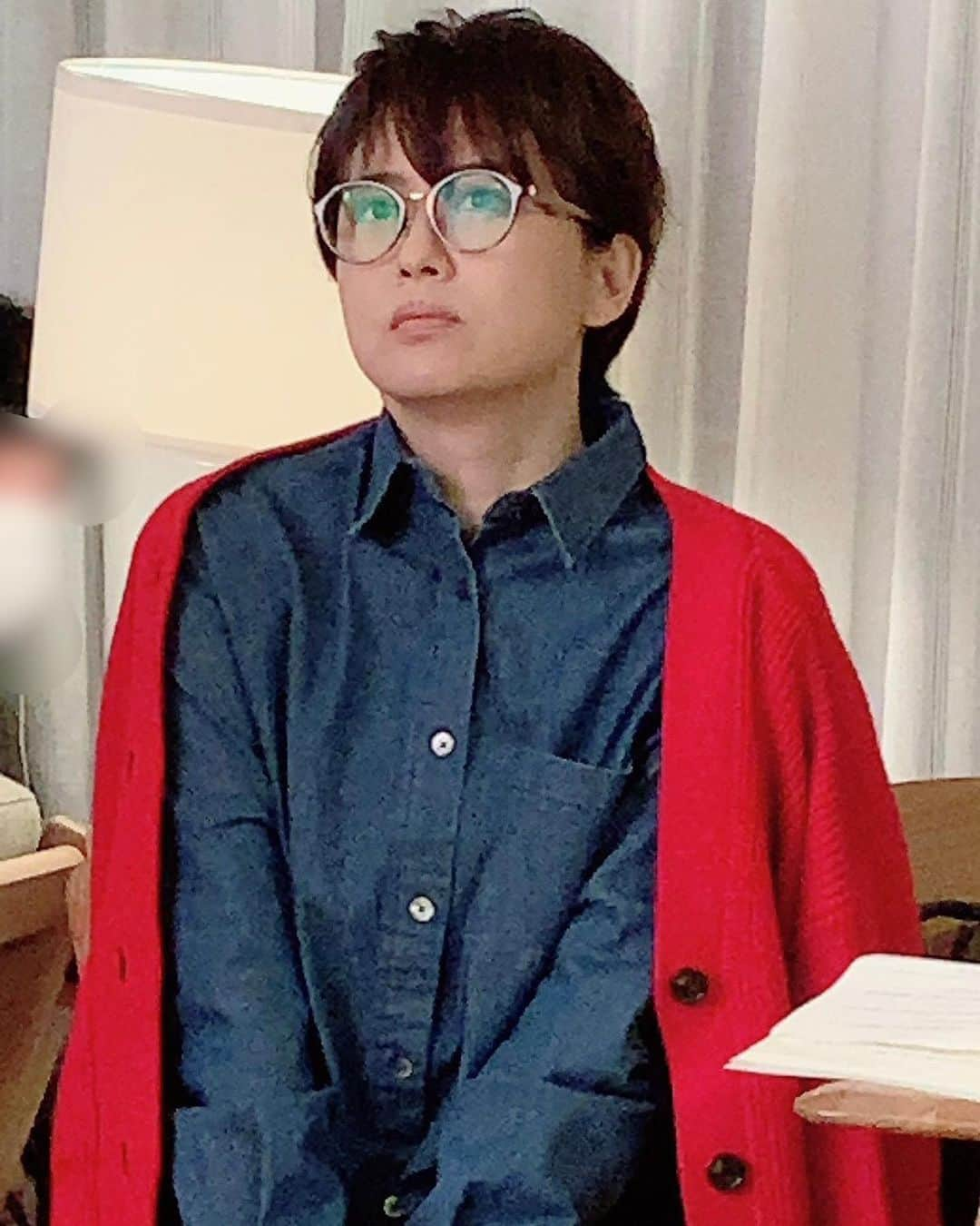 鈴木砂羽のインスタグラム：「おい、あんた ハリーポッターか🦉👓🪄  ではなく、 今宵最終話の 亀山家の美和子さんです。  放送400回突破だって。 本当にすごいなぁ〜！！  #相棒21 #最終回SP前篇 #あっという間  #亀山美和子」