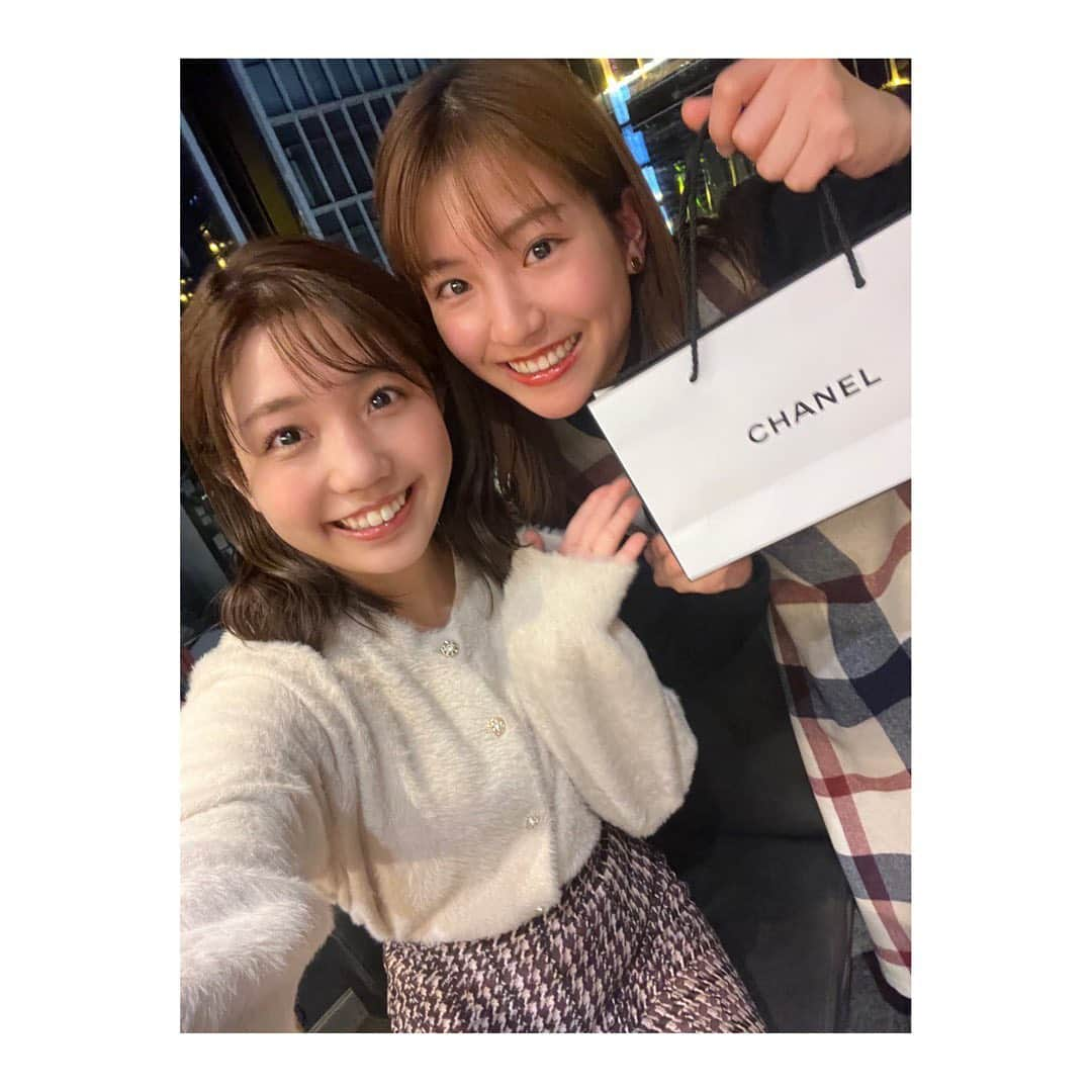 後藤楽々さんのインスタグラム写真 - (後藤楽々Instagram)「先日、さらささんにお会いできて 何と卒業祝いもいただいちゃいました！🫣  何という気遣い、、、 嬉しすぎました🤭  今もう愛用しています🤭  さらささんにはたくさん面倒を見ていただき、可愛らしいお顔なのにトークスキルが尋常じゃないくらい高く、、、 いつも笑わせてもらってます笑笑  そんな、さらささんは今日お誕生日なんです🎂  さらささん、お誕生日おめでとうございます！🎂☺️」3月8日 13時32分 - hahahalalala0723