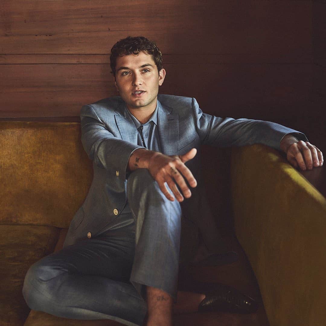 ラファティ・ロウのインスタグラム：「Topanga dreamscape w. @brioni_official」