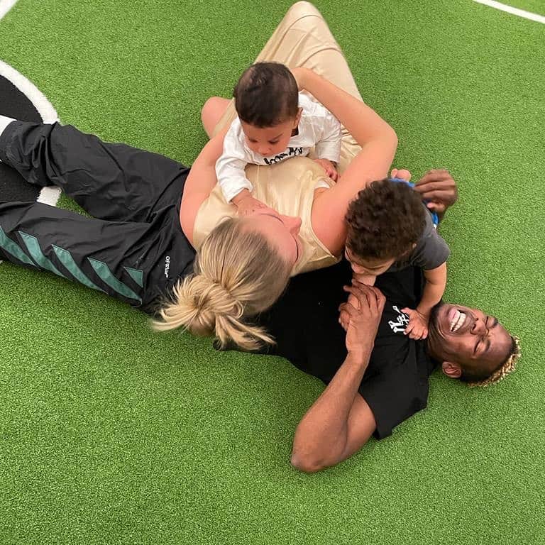ポール・ポグバのインスタグラム：「FAMILY ❤️」