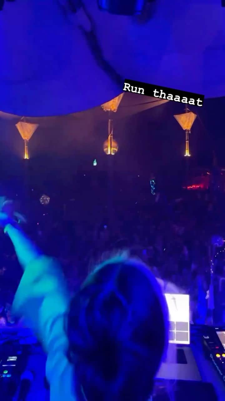 TOKiMONSTAのインスタグラム：「My DJ vlog for @envisionfestival in Costa Rica in under a min 😘」
