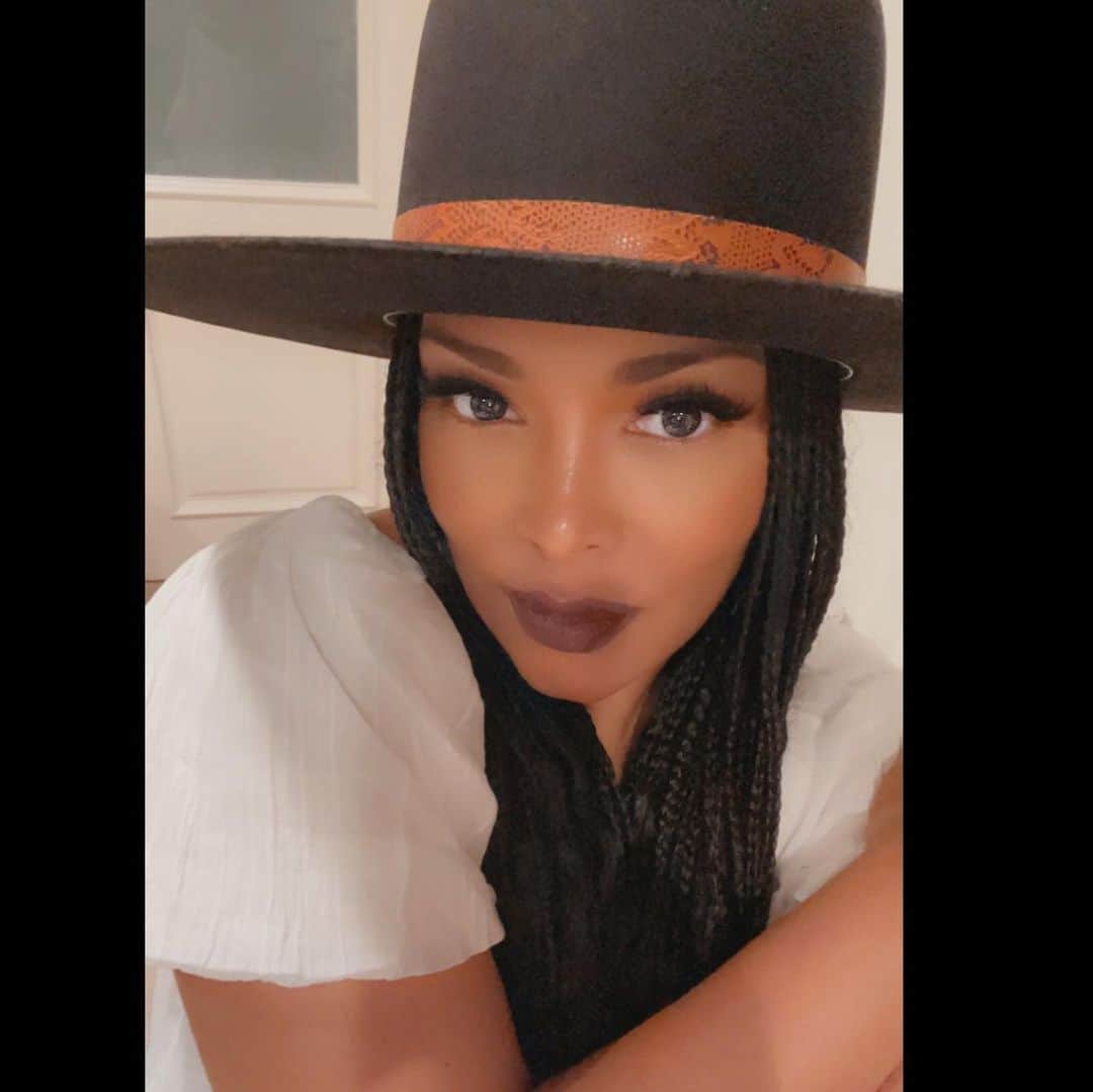 キーシャ・エップスのインスタグラム：「Every stage of transitioning ain’t easy but it’s worth it✨  #YouGotThis! #ElevationWillRequireYou2BPresentObedientFaithful #AccountableAndCooperative #KnowWhosYouAreAndWhatYoureNot」