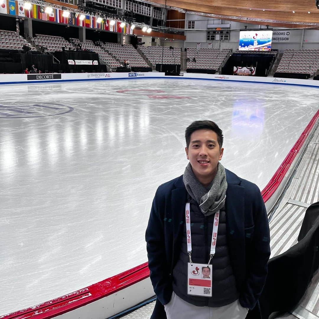 ジュリアン志傑乙のインスタグラム：「Junior Worlds 2023 in Calgary🇨🇦 as Coach✅  Glad to be on the other side of the boards with our Malaysian Skater, Katherine🇲🇾   Every experience is a learning experience and looking forward to more. And going to more events/championships.」