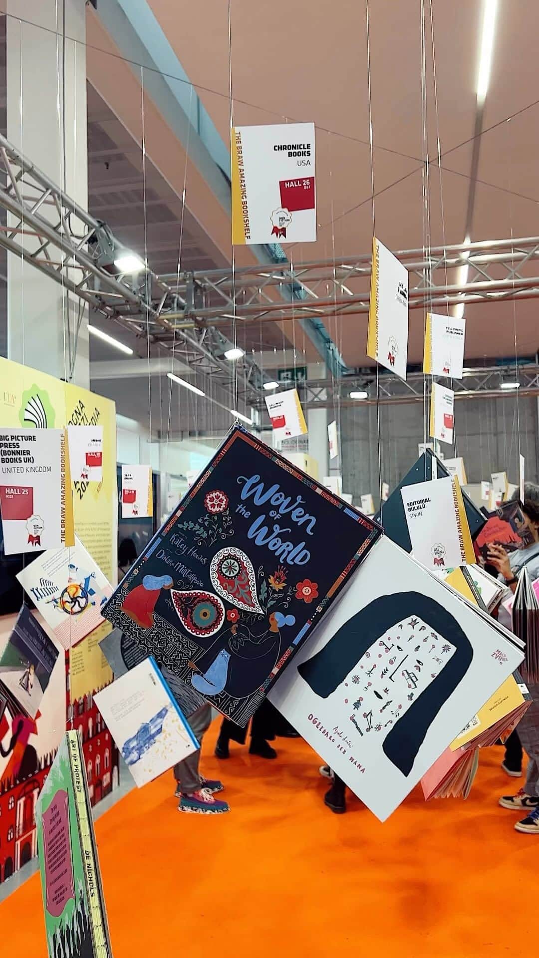 Dinara Mirtalipovaのインスタグラム：「The display of Bologna Ragazzi winning books at Bologna Children’s Book Fair   #bolognaragazziaward #bolognachildrensbookfair2023 #wovenoftheworld #bcbf23」