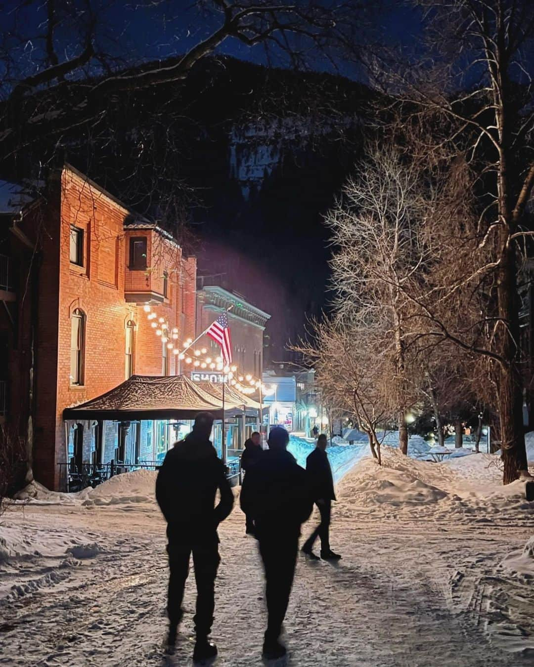 ガス・ケンワージーさんのインスタグラム写真 - (ガス・ケンワージーInstagram)「My Tellu-ride or dies! 🥹 Truly had the best time ever at @TellurideGaySki Week and I’m already looking forward to coming back next year - who else is gonna join?! 🌈⛷️」3月8日 9時15分 - guskenworthy