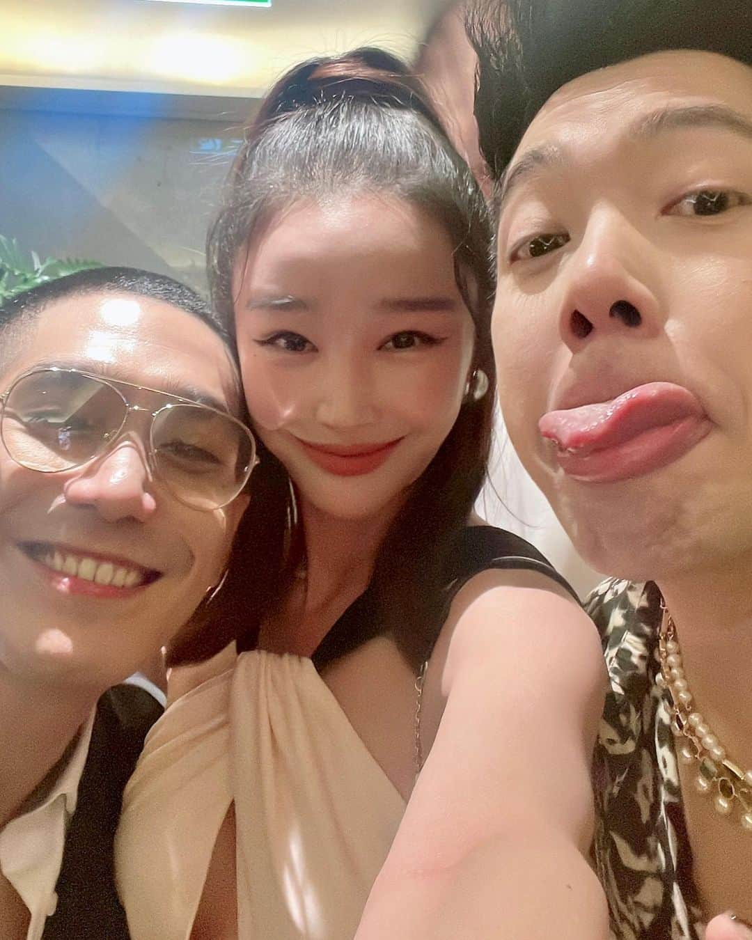 イ・サガンさんのインスタグラム写真 - (イ・サガンInstagram)「Dear Api and Kong!  @kongkaroon Kong, I am truly happy and honored to observe you getting married.  You are so unique, unconventional, funny, honest, and more than anything, you are warm-hearted. I love that quality about you. There’s no person like you in the world. For 12 years of time, I value our friendship. But this time I feel the happiest too see you!!  @p_apinara Api, It was SENSATIONAL meeting you!  At first, I thought you were an actress because you’re so beautiful. Then I realized that you were a successful business woman, not only pretty figure.  And then I met your classmates from Waseda university. Meaning Api is highly educated too. Finally I get to spend few days with you, I see how charming you are! 😲 How can a person has everything! beautiful, successful, intelligent, hardworking, and so kind and fun to be around… Too good to be true!  All I can say is that you two are my favorite couple in the world and heavenly matched!  Thank you so much for taking care of us. Ron and I felt very special to see you for the whole three days especially when you have thousands guests.  We had an amazing experience and memories through your CRAZY RICH THAI wedding.  blessing for #apimahakong  . #thaiwedding #weddingafterparty #princessmahachakrisirindhorn #royalsponcered #weddingceremony  .」3月8日 9時21分 - leesagan