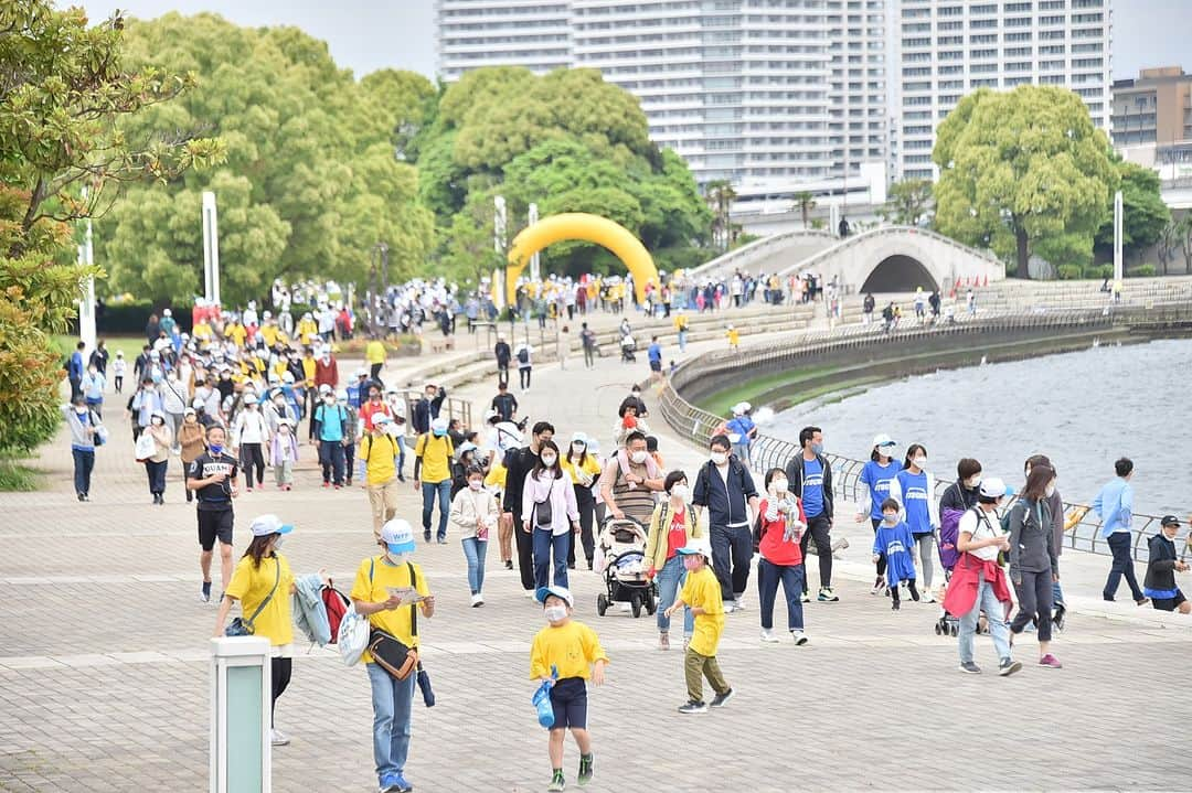 国連WFP 世界食料デーキャンペーン2015のインスタグラム：「みんなで歩いて食料支援😊 参加費の一部が学校給食支援になる「WFPウォーク・ザ・ワールド」が2023年も開催決定！ ✅みなとみらい（横浜）：　5月14日（日） ✅鶴舞公園（名古屋）　：　5月21日（日） ✅万博記念公園（大阪）：　5月27日（土）  詳しくはプロフィールに記載のURLをご覧ください💡」