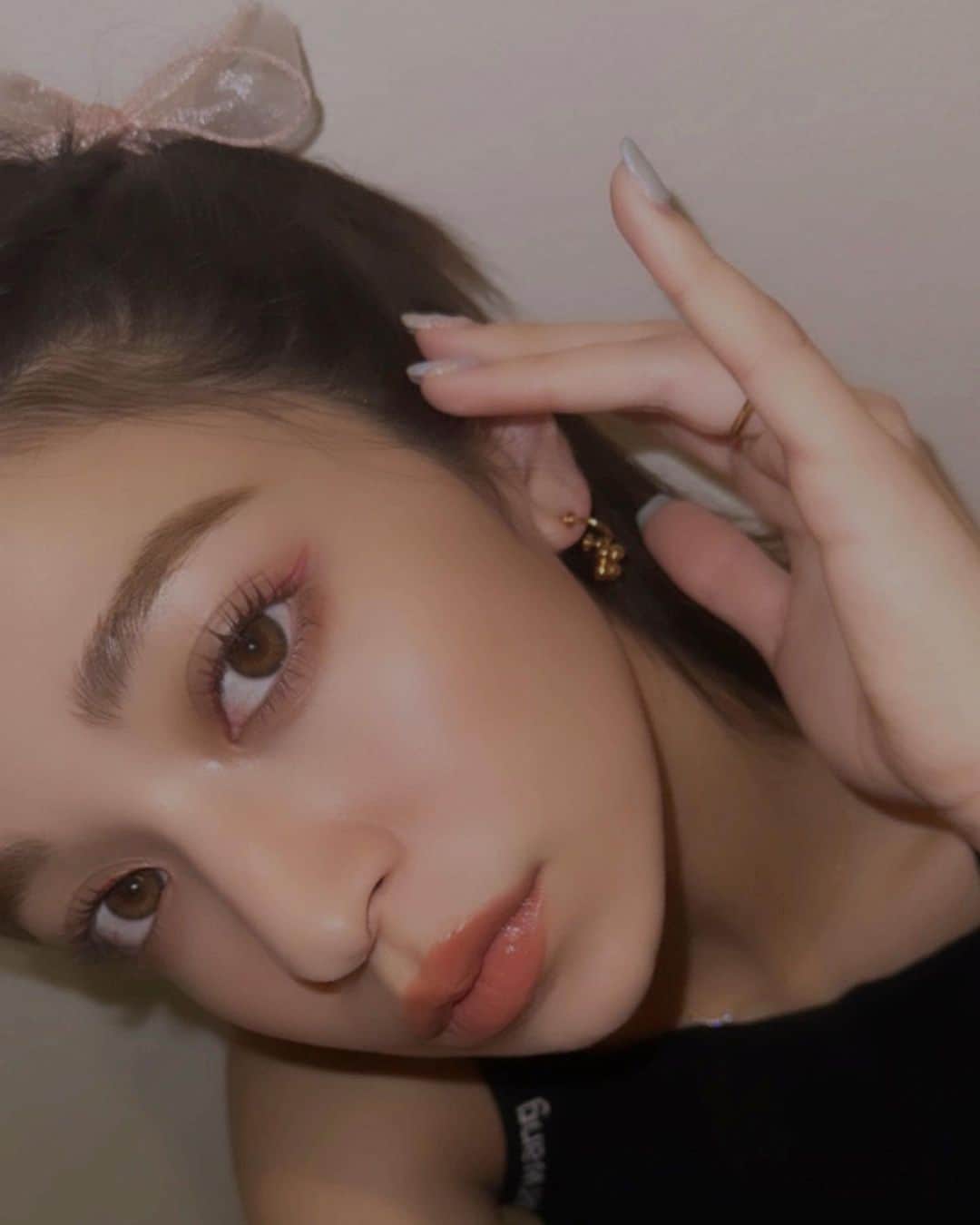 CARINA（日向カリーナ）さんのインスタグラム写真 - (CARINA（日向カリーナ）Instagram)「甘イケhaileyちゃんのヘアメやってみたくて💞 @haileybieber こんなに美しくかっこよくリボン付けこなせる彼女は女神🗽」3月8日 23時17分 - carina_hinata