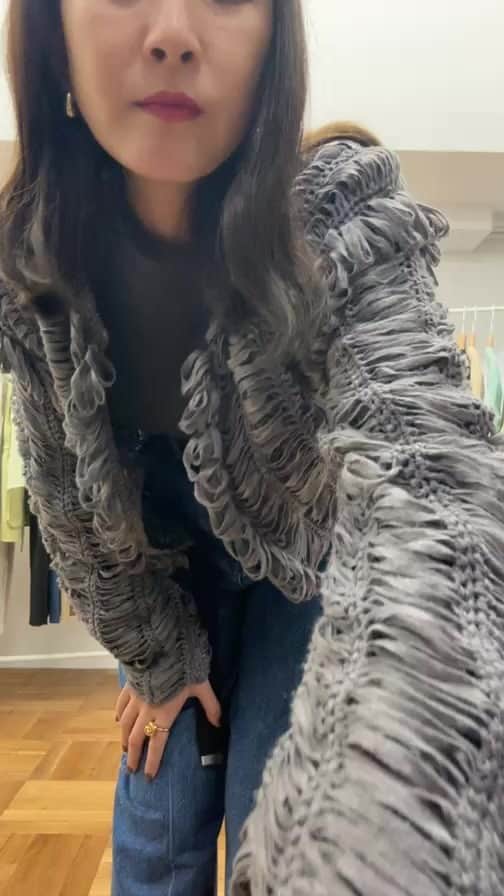 百々千晴のインスタグラム：「@blackbymoussy_official」