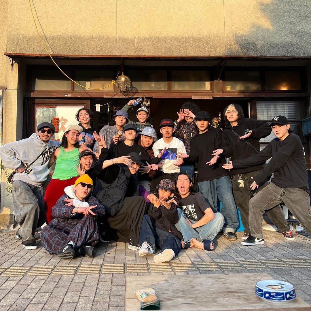 上野伸平のインスタグラム：「KURUME FIRE ON❤️‍🔥 スケーターが住む一軒家でLENZ3 の試写会するとは思わなかったよw  久留米のみんな最高ありがとう」
