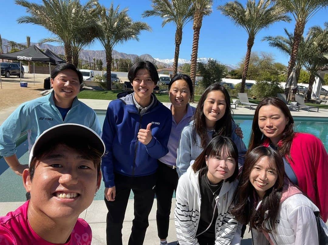 西岡良仁のインスタグラム：「YONEX photo shoot!!!! #yonex #photoshoot #ca #indianwells #desert #atp1000 #masters #ヨネックス　#写真撮影　#カリフォルニア　#インディアンウェルズ　#マスターズ」