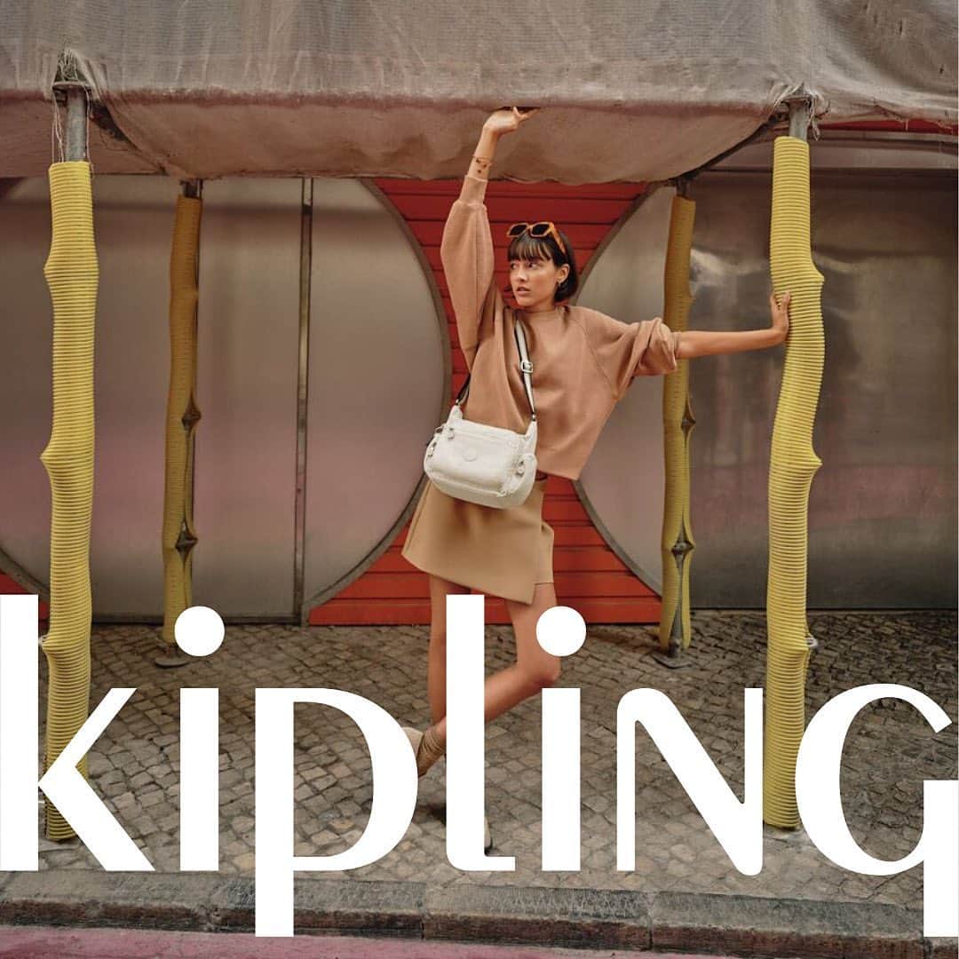 キプリング日本公式アカウントさんのインスタグラム写真 - (キプリング日本公式アカウントInstagram)「.  Women empowered, life empowered.  Here’s to strong women, Kipling wishes you a Happy International Women’s Day!  3月8日は国際女性デーです。  キプリングはすべての女性を称え、女性の社会参加や地位向上を応援します。   #KiplingJP  #LiveLight  #InternationalWomensDay」3月8日 15時18分 - kipling_japan