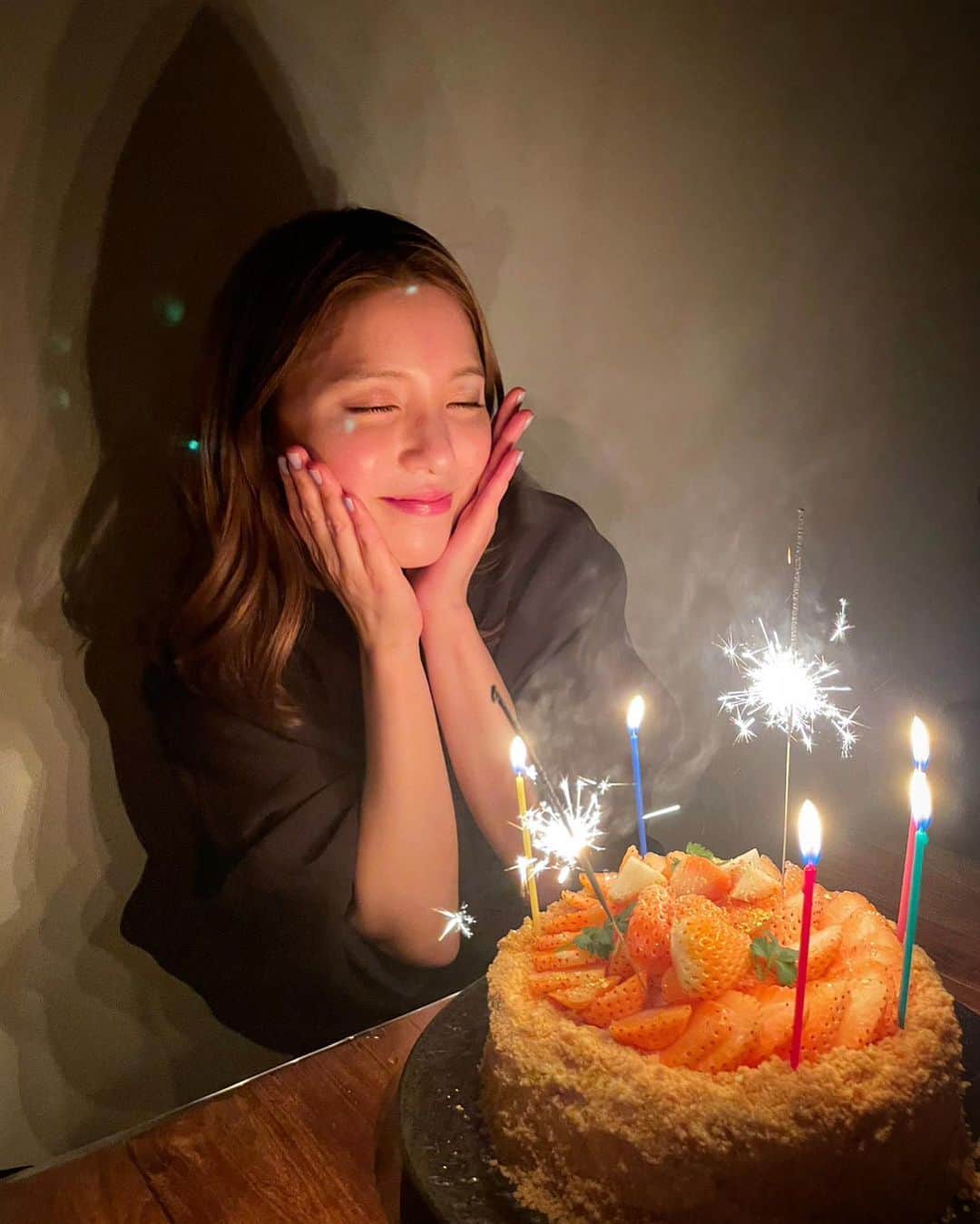 のインスタグラム：「🤍🎂」
