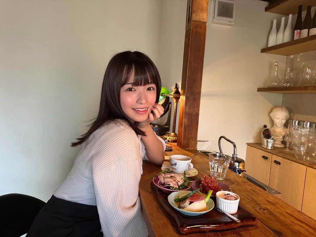 百川晴香のグルメインスタ