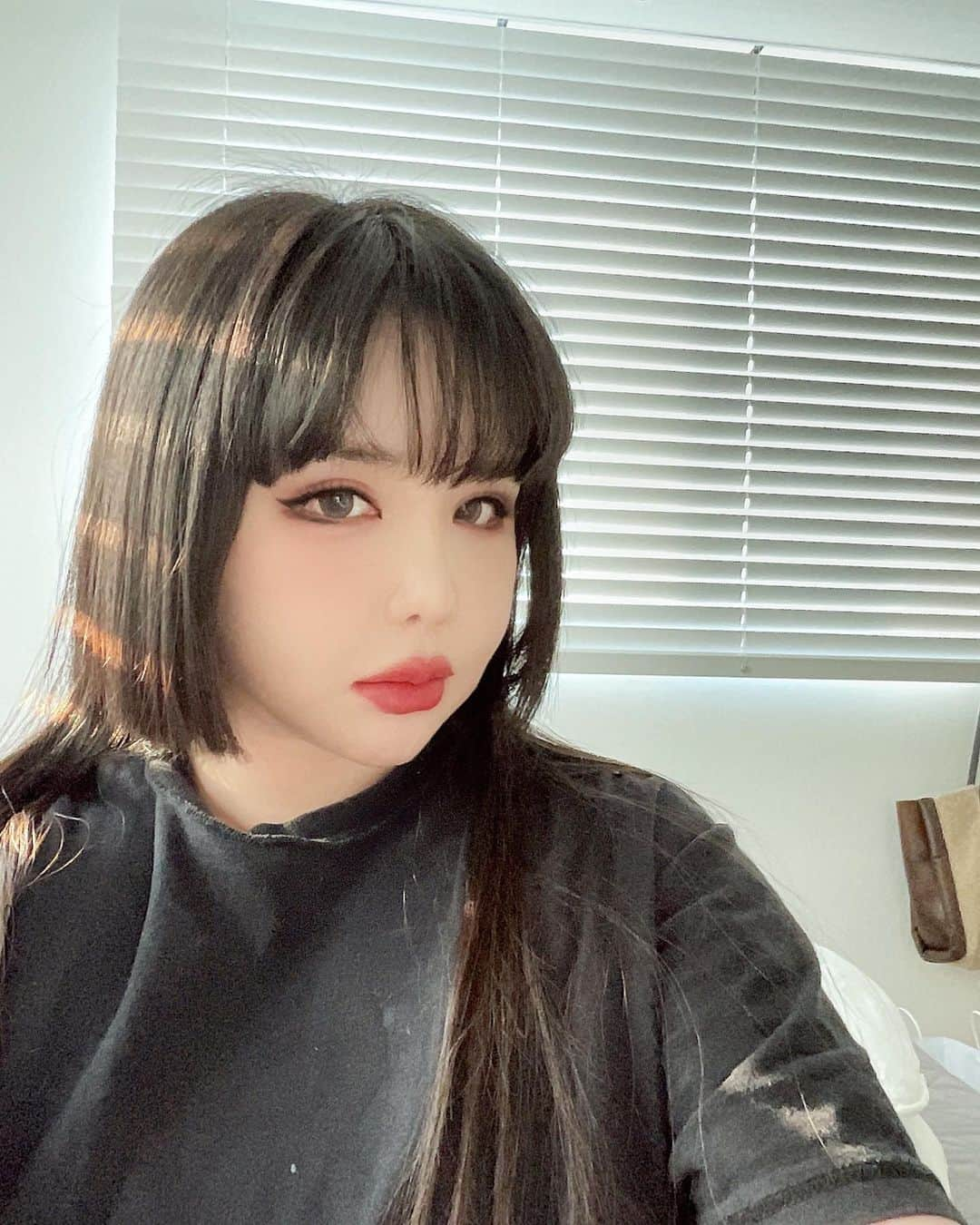 パク・ボムさんのインスタグラム写真 - (パク・ボムInstagram)「머리자름~ 😍 #parkbom #bompark #2ne1 #ぼム #朴春‎ #بارك_بوم #anhyêuem #أحبك #박봄」3月8日 16時08分 - newharoobompark