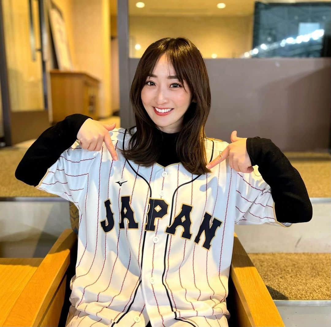 長崎望未のインスタグラム：「.  明日からいよいよ WBCが始まりますね🇯🇵⚾️🔥✨  私はもうすでに 声を枯らす準備はできてます！🥰💪🏾笑  たのしみーーー☺️🔥🔥🔥  日本中からみーんなで📣  世界でいちばんの応援を届けましょう♥️  #WBC #侍ジャパン #カーネクスト #世界でいちばんの応援を届けよう #ともに世界一へ @carnext_jp #バンテリンドームナゴヤ  #バンテリン #中日ドラゴンズ」