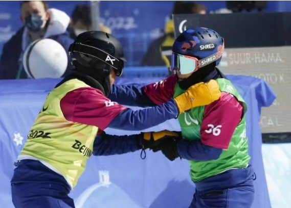 岡本圭司さんのインスタグラム写真 - (岡本圭司Instagram)「One year from one of my biggest day in Paralympic that helped me from despair. And now,  we are on the way to next biggest event in Italy.  So happy to be on snowboard everyday. Thanks, my family, friends, team and everyone who living on the earth together. #Paralympic #life #lifestyle  #lifework  #snowboarding  #werideforever」3月8日 17時13分 - hywod_kj