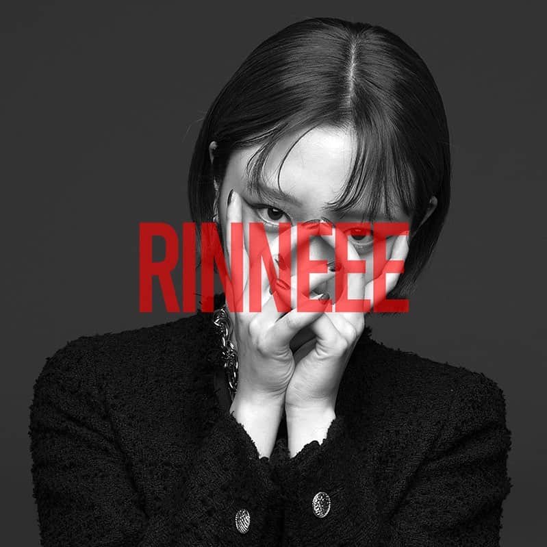 吉田凜音のインスタグラム：「お知らせです  2023年音楽活動をRINNEEEという名義でやっていく事になりました。  私も幸せな事に10代から音楽活動をさせていただいて、 多くの先輩ミュージシャンとの交流したり、 海外でも同世代と切磋琢磨する1年を経験して現在、22歳です。  今年は全てのやりたい事、やりたい音楽を形にして、みんなと一緒に音楽を楽しみたい！と思っています。 全力で音楽にエネルギーを注いでいくから、みんなもついてきてほしい。  世界に愛を！  RINNEEE」
