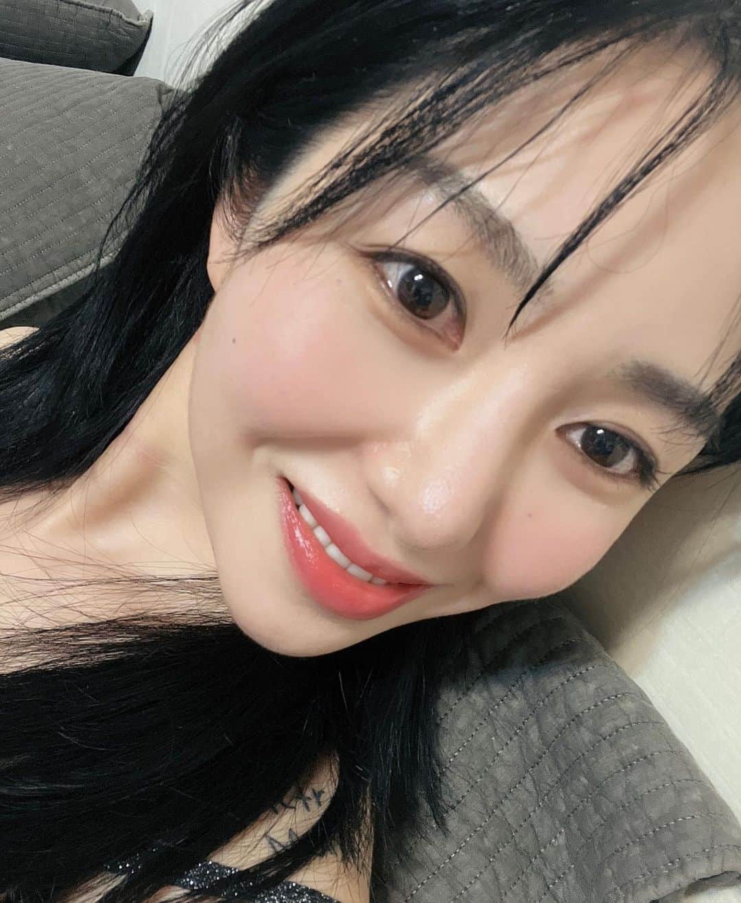 ミナさんのインスタグラム写真 - (ミナInstagram)「헤메를 너무 잘해주셔서 사진을 100장 찍었다…핳 다이어트 힘들었다 흑」3月8日 18時45分 - kvwowv