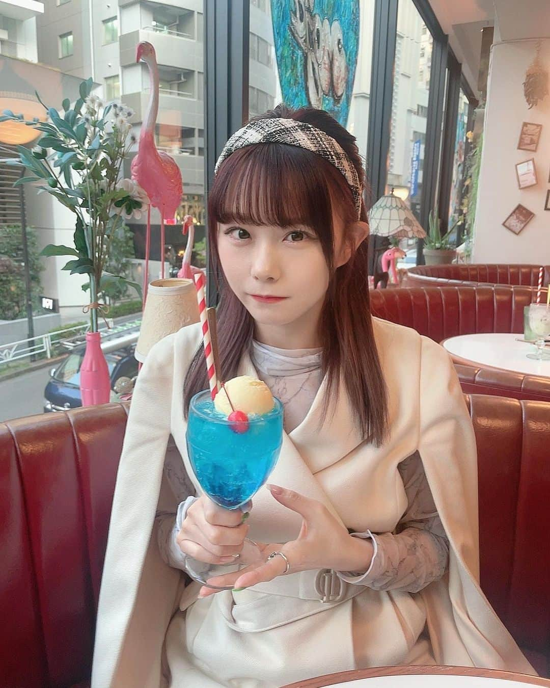 立仙愛理さんのインスタグラム写真 - (立仙愛理Instagram)「クリームソーダ飲んだかわいい🥤」3月8日 18時54分 - _airissen