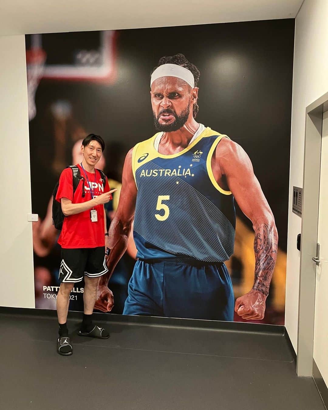 網野友雄のインスタグラム：「🇦🇺📸 #AIS #歴代スーパースターが至る所に #頂いたネームタグ #皆同じバッグなので大変役に立ちました」