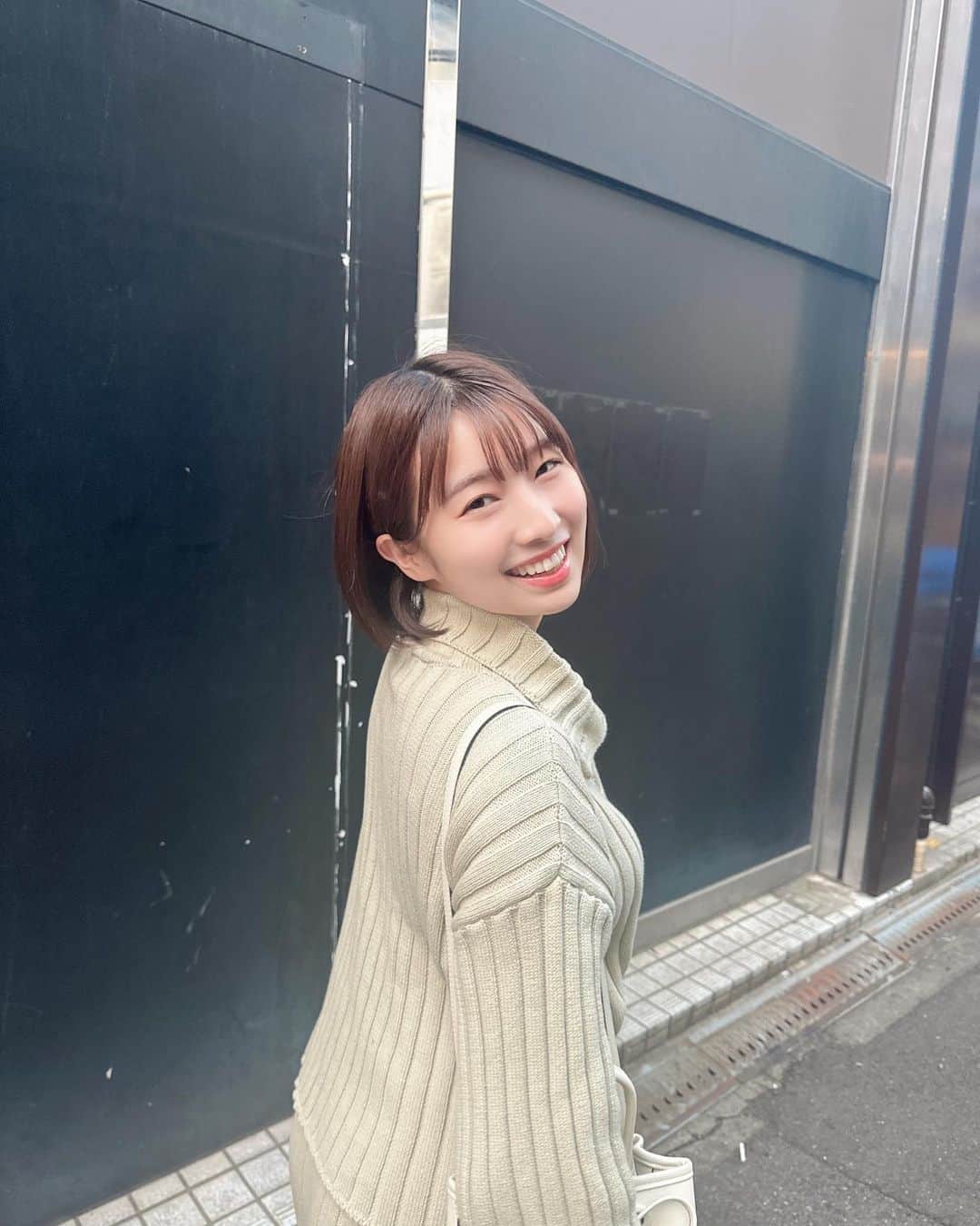 安部若菜のインスタグラム：「春ですね〜🌷  春になったらしたいこと何〜？ #セットアップ#GRL」