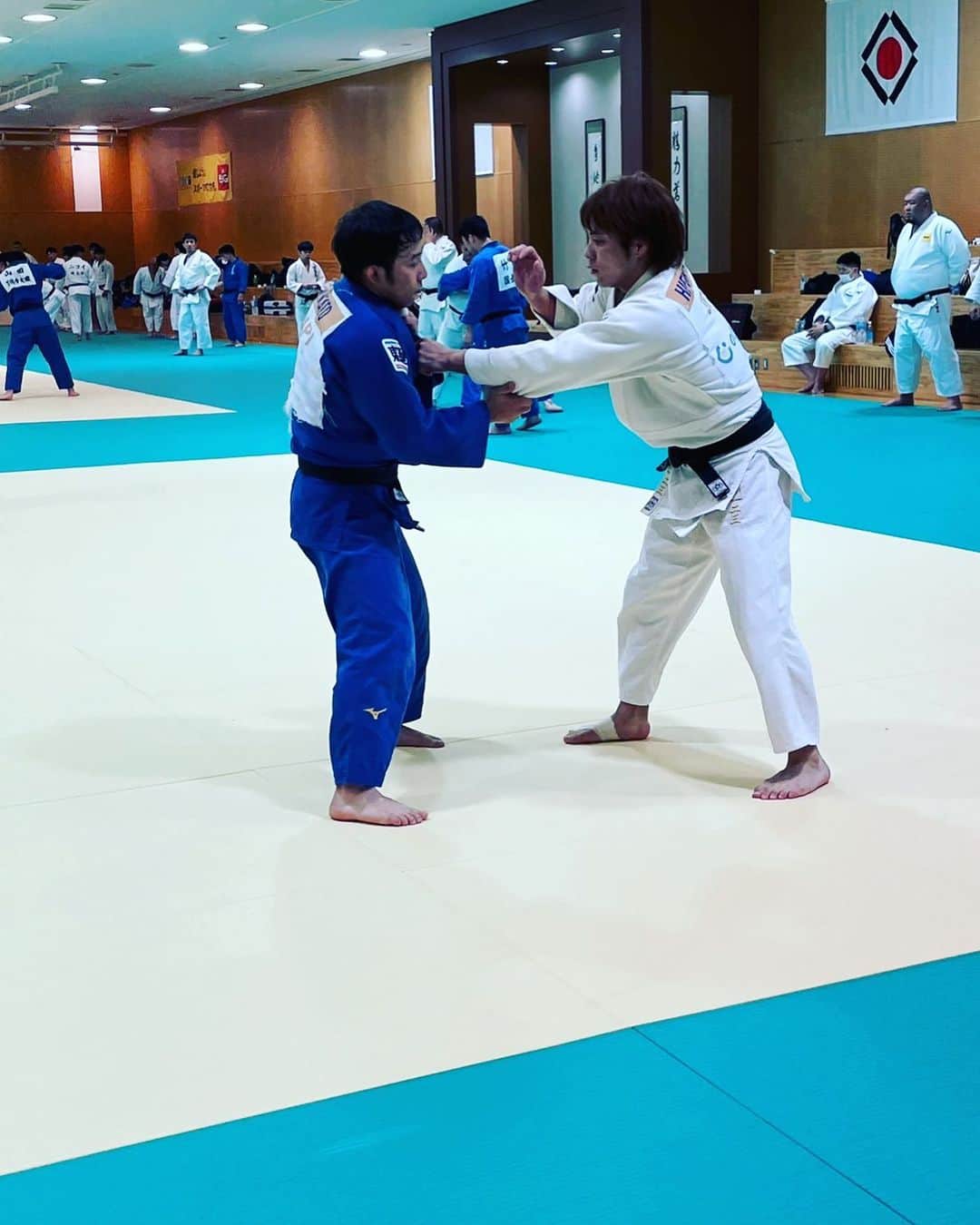 髙藤直寿のインスタグラム：「GOLD vs GOLD🦾  #柔道 #judo #阿部一二三」