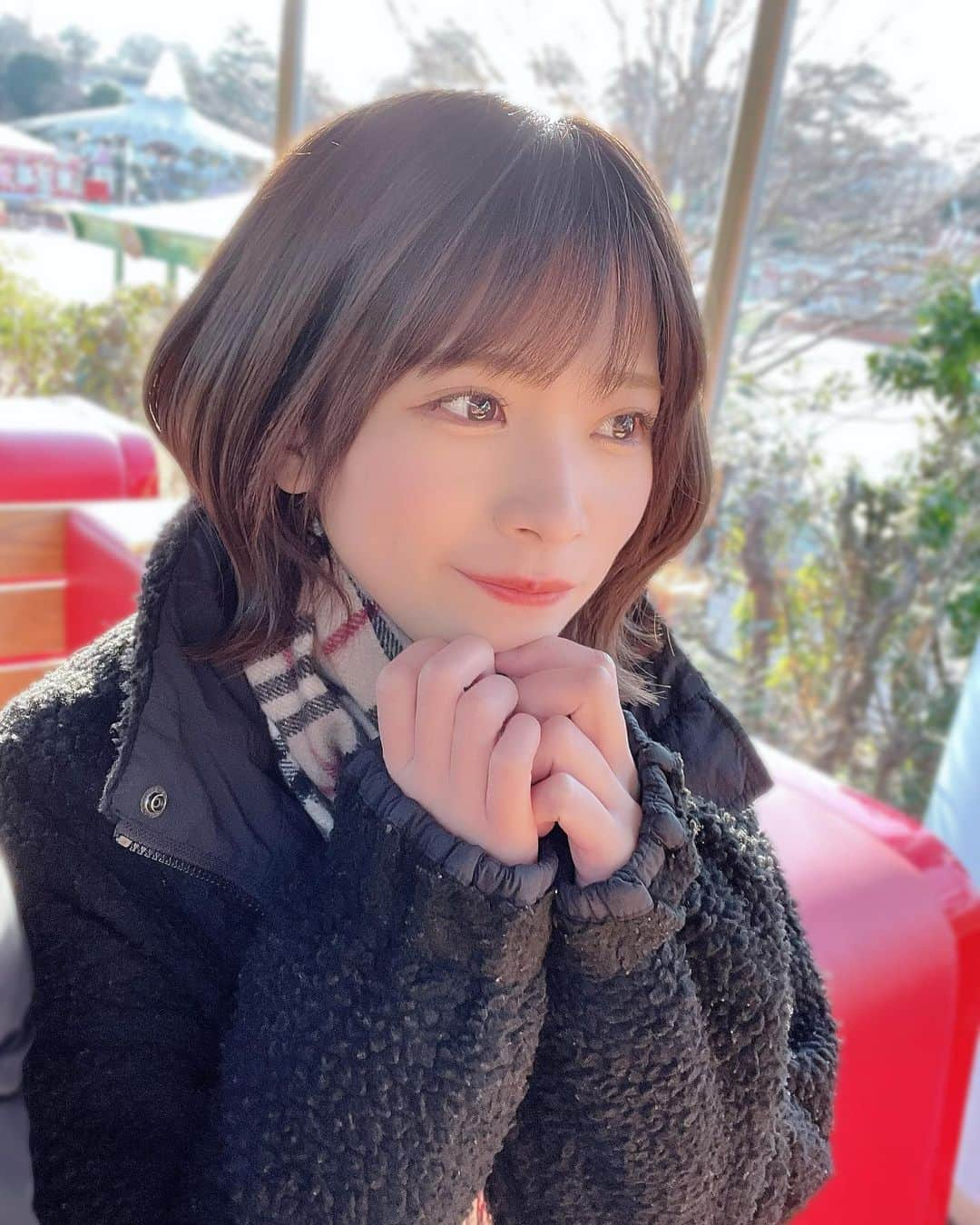 高橋みのりさんのインスタグラム写真 - (高橋みのりInstagram)「だんだん暖かくなってきたね☀️ (この日は寒かった笑)  ポカポカな天気だと ピクニックとか山登りの意欲が 大大大大爆発しちゃうよ！  山登り誘ってもみんな行きたくない って言うんだけど、 絶対一緒に行くんだから！！！！！  ---  髪の毛サラッと透明！！  堀川さん ( @fons_horikawa ) いつも髪の毛ありがとうございます！✨  アッシュ系にハマってからは いつもグレージュとかにしていただくのですが、 染めたてもとっても色が綺麗だし 色落ちしても染めたてみたいな透明感が残ってて ずーっと嬉しい気持ち！！  #x純文学少女歌劇団 #高橋みのり #fons #表参道 #表参道美容室 #グレージュ #グレージュカラー #透明感カラー」3月8日 19時45分 - tminori_1212