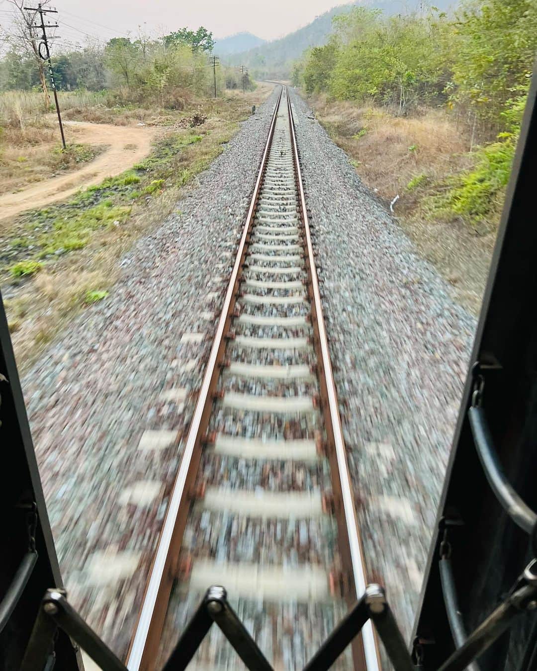 今井翼さんのインスタグラム写真 - (今井翼Instagram)「北から南まで  鉄道の旅  #うつりゆく景色  #時間がゆっくり流れて #好きな時間 #thailand  #旅好き今井」3月8日 19時46分 - tsubasaimai_official