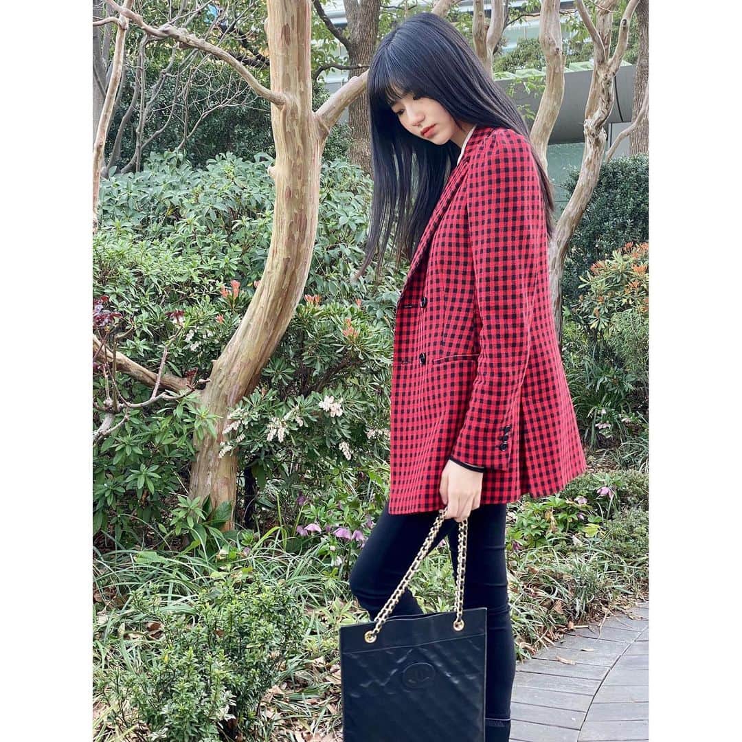 大島璃音のインスタグラム：「🥀 クリスマスローズがとっても綺麗に咲いていました🤍」