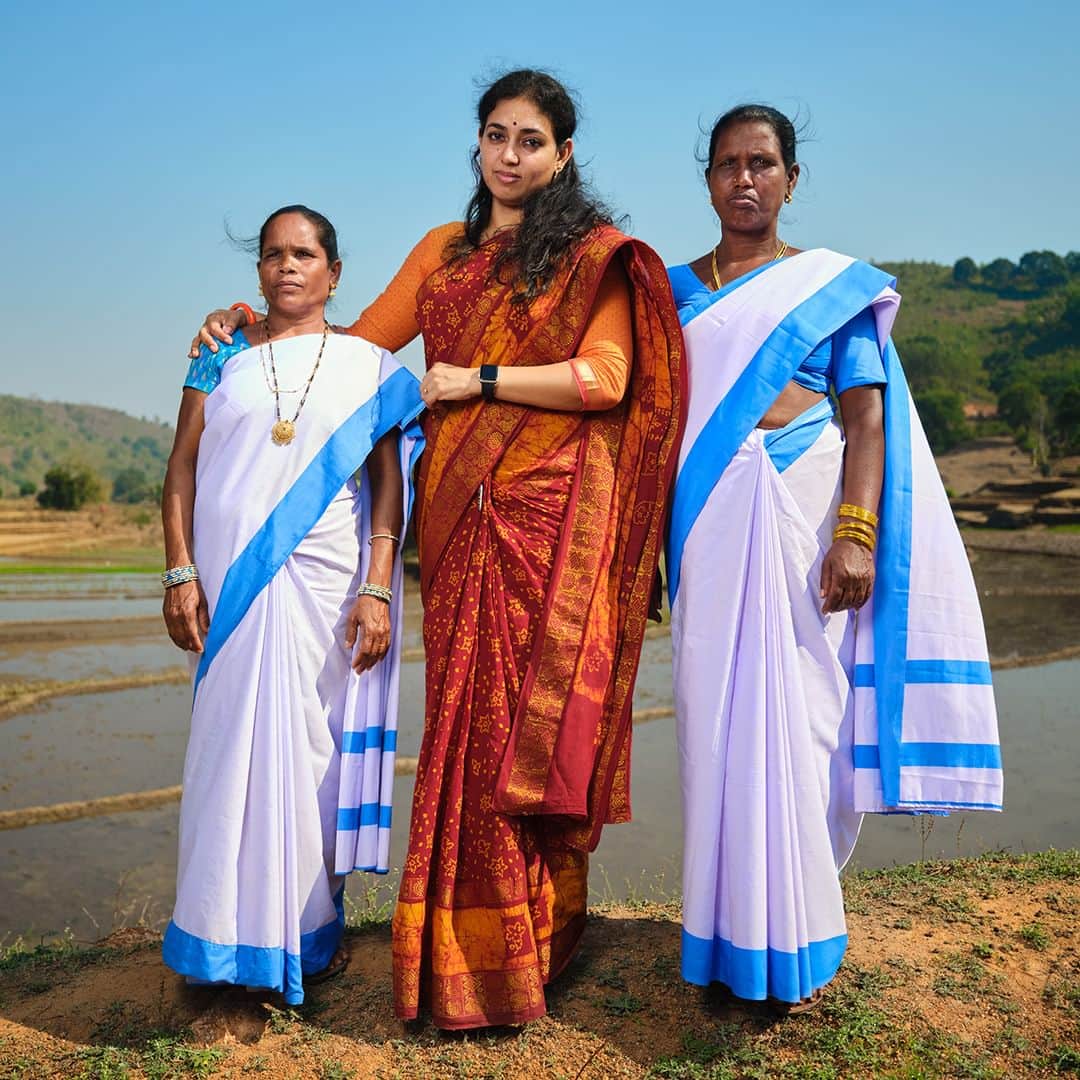 ノバルティスのインスタグラム：「“I was born to a family who valued education… I got inspired to see what a girl could do to keep her education and her dreams alive.”  This is Payal, a Head of Social Marketing at Novartis, who draws on her own experience to fulfil her mission to improve the healthcare and lives of women throughout India by delivering our Arogya Parivar (Healthy Family) program. Payal and her team use the power of storytelling to help teach health education in rural parts of India and empower girls and women who would otherwise be at the bottom of the healthcare pyramid.  This #IWD2023, and every day, we’re committed to continuing to #EmbraceEquity by supporting projects like Arogya Parivar that ensure inclusive access to healthcare for communities around the world. Learn more via the link in our bio.」