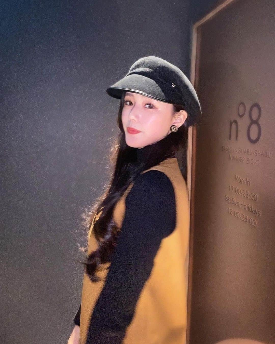 真木しおりのインスタグラム：「最後の動画は お外暖かくて気分良くなってルンルンで撮った動画🤭  #帽子 #帽子コーデ #キャスケット #RQ #真木しおり」