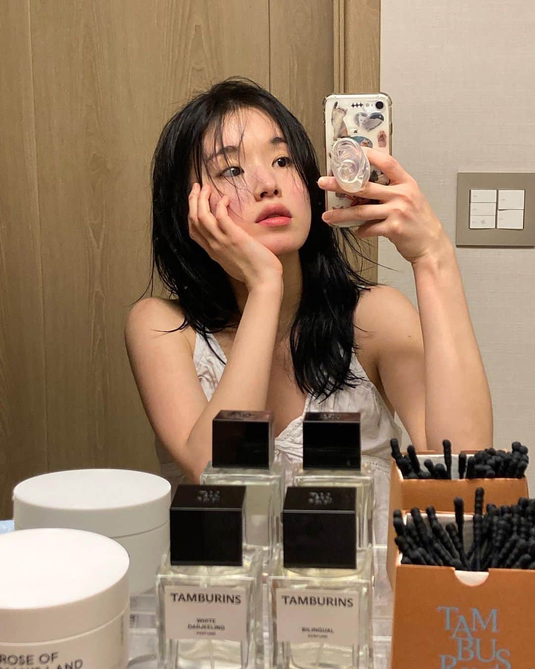 パーク・ファン・ヒーのインスタグラム：「🧖🏻‍♀️」