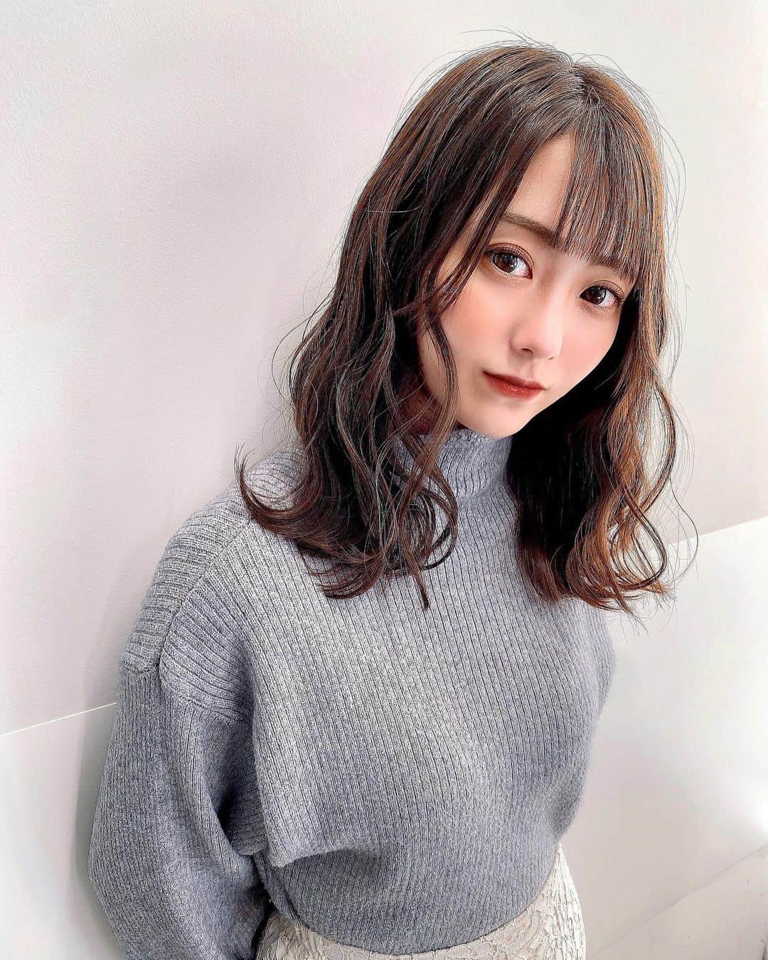 M-chanのインスタグラム：「𓂃𓂂𓈒  髪の毛切って貰いました〜✄  #関西 #大阪 #梅田#美容院#美容室#ヘアスタイル#髪型#カット#hairstyle#関西サロモ#サロンモデル#関西サロンモデル#ロングヘア#撮影#サロモ#撮影モデル」