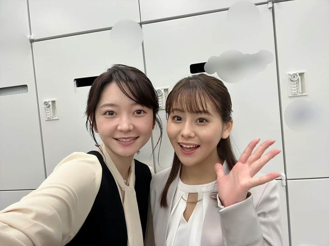 藤井由依のインスタグラム：「. 金曜日はwbsの放送時間が1時間遅いので 放送が終わると ｢wbsお疲れ様でした〜！｣ ｢このあとすぐみんなのスポーツです〜！｣ と掛け声がかかり、 そこでみんスポ金曜日担当の竹崎アナに会えるのです😍  なかなかお仕事でご一緒する機会は少ないのですが、 お仕事の話はもちろん、 美容の話、アニメの話、オススメのプロテインも ゆかさんに教えてもらってます🥰  久しぶりに午前中に会えたゆかさんと📸   #金曜日生放送組  #竹崎由佳  アナウンサー  #みんなのスポーツ  #藤井由依」