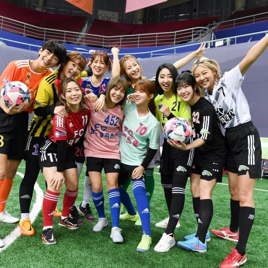 コン・ミンジのインスタグラム：「Happy international women’s day⚽️」