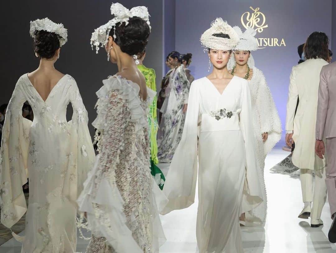 中山由香のインスタグラム：「・ Yumi Katsura with Meiji Kinenkan  New Japanese Wedding.  #yumikatsura#hautecouture」
