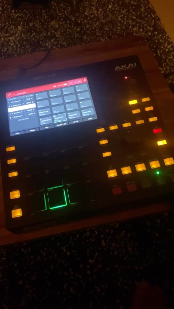 木津悠輔のインスタグラム：「#mpc #akai #akaimpc」
