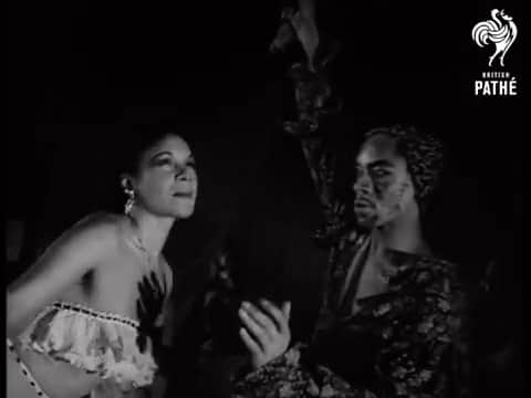 ジョルダナ・エリザベスのインスタグラム：「Katherine Dunham traveled the world in the 1940/50s bringing her research of caribbean dance and culture to the International stage. Dancer, choreographer, anthropologist and social activist, Katherine was a boundless expression of the feminine spirit. She is the ultimate muse then and now. Apart of my practice is finding women that I look up to. Those who embody the qualities that I love and admire. She was such a fearless explorer connecting with and learning from caribbean cultures to create works of art, movements and written work that are undeniably heartfelt, timeless and uniquely Katherine. I’ve started to realize that the women we look up to says a lot about who we are. I became more mindful of who and why I gravitate to certain female figures and often sit with what that says about my desires, needs and insecurities. For me this Women’s Day feels different. What it means to be a women feels different for me now, as being feminine has never felt like a powerful thing in my eyes. Leaning into this feminine body and spirit honoring her as she was given. No longer looking at its weaknesses and limitations as such but rather the place that redirects us to where our power does lie. To all the women reading this …..relax, surrender, listen and remember you came here as a women, a living breathing portal of the divine and there is nothing more powerful than that.  #internationalwomensday   Clip: Katherine Dunham and company performs at the Cambridge Theatre in London (1952).」