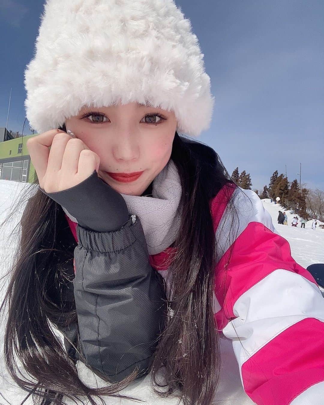 真木しおりのインスタグラム：「おあにょっき☃️💭🤍  #snow #snowboard  #スノボ #スノボ女子 #雪女 #雪 #ニット帽 #RQ #グラビア #モデル #真木しおり」