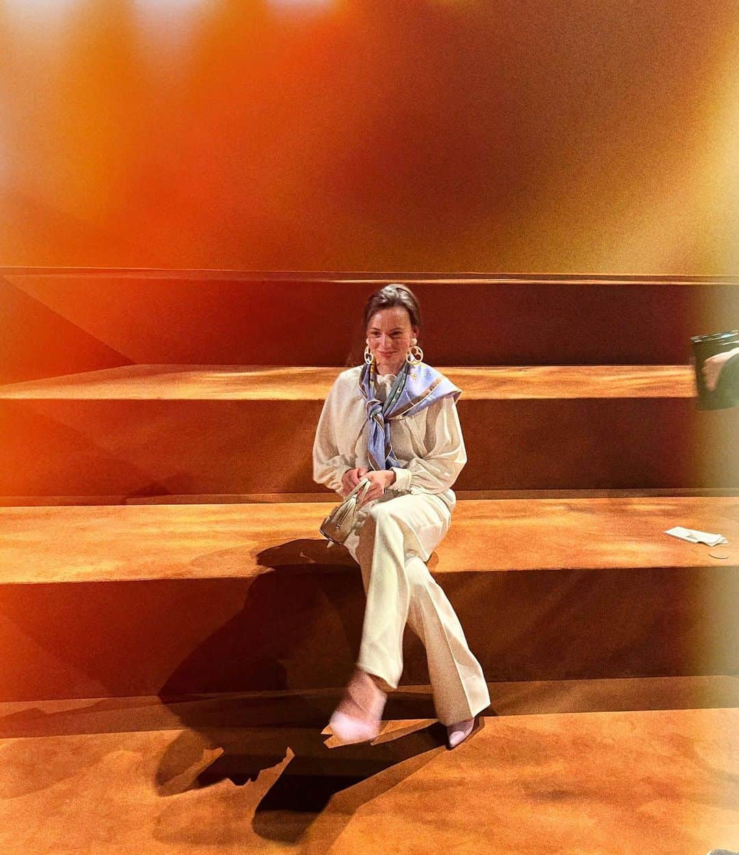 ハイテ・ヤンセンのインスタグラム：「this was beyond dreamy 🧡✨ Merci  @hermes #pfw」