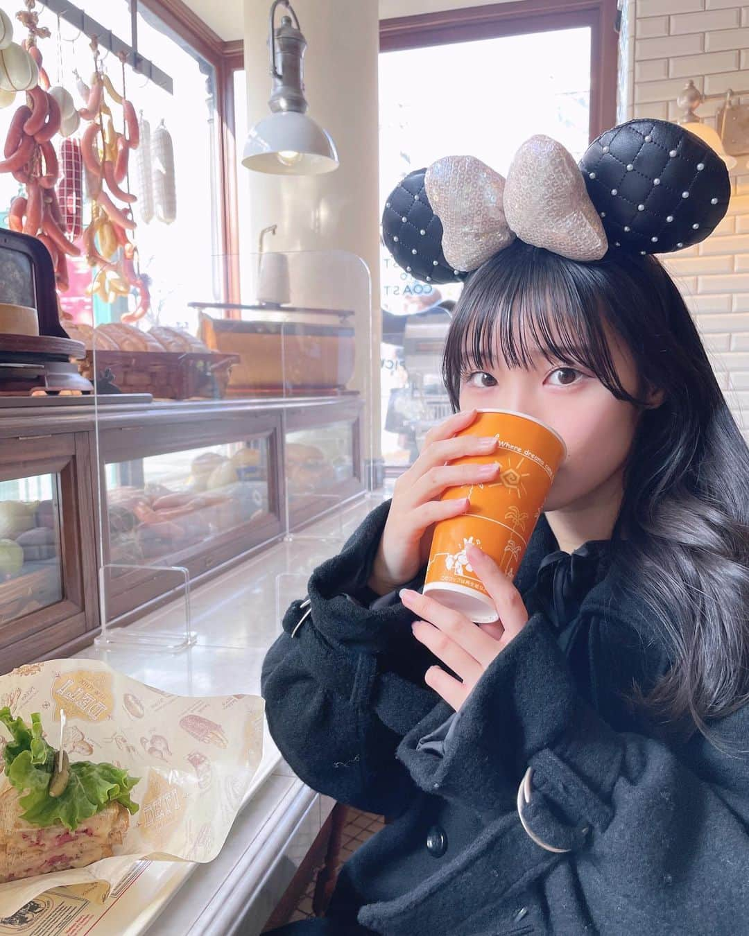 倉島杏実さんのインスタグラム写真 - (倉島杏実Instagram)「🧡🥤   #ディズニーシー #ディズニー写真 #ディズニーコーデ #ディズニーカチューシャ #ディズニーフード #idol #SKE48 #sjk #05」3月8日 23時39分 - anzunomi_ske