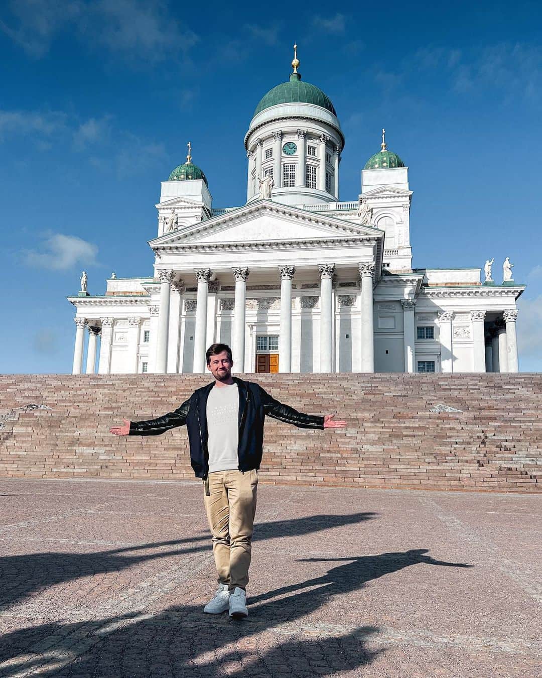 アラン・ウォーカーのインスタグラム：「Beautiful day in Helsinki 🇫🇮」
