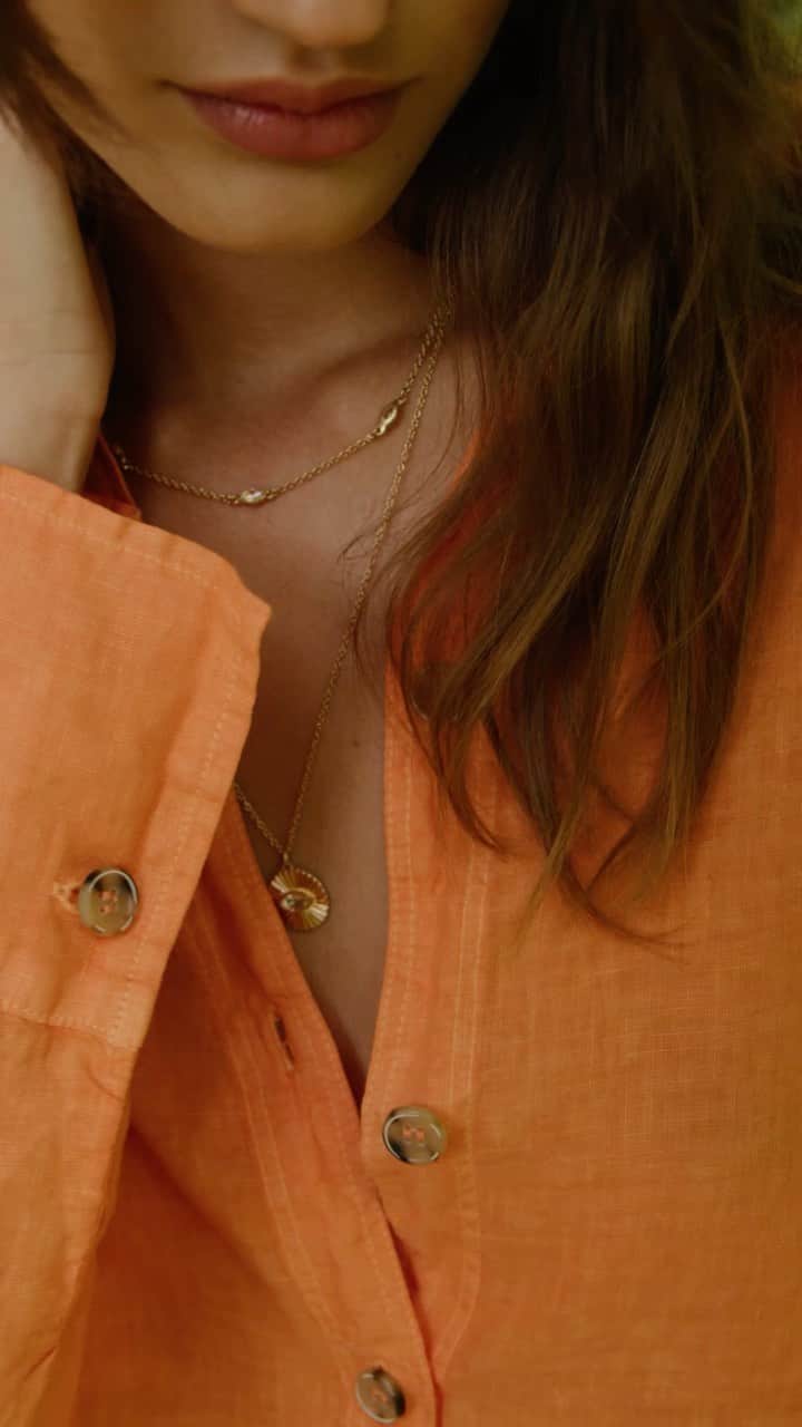 グラハム&スペンサーのインスタグラム：「Close ups of your new Spring uniform 🧡」