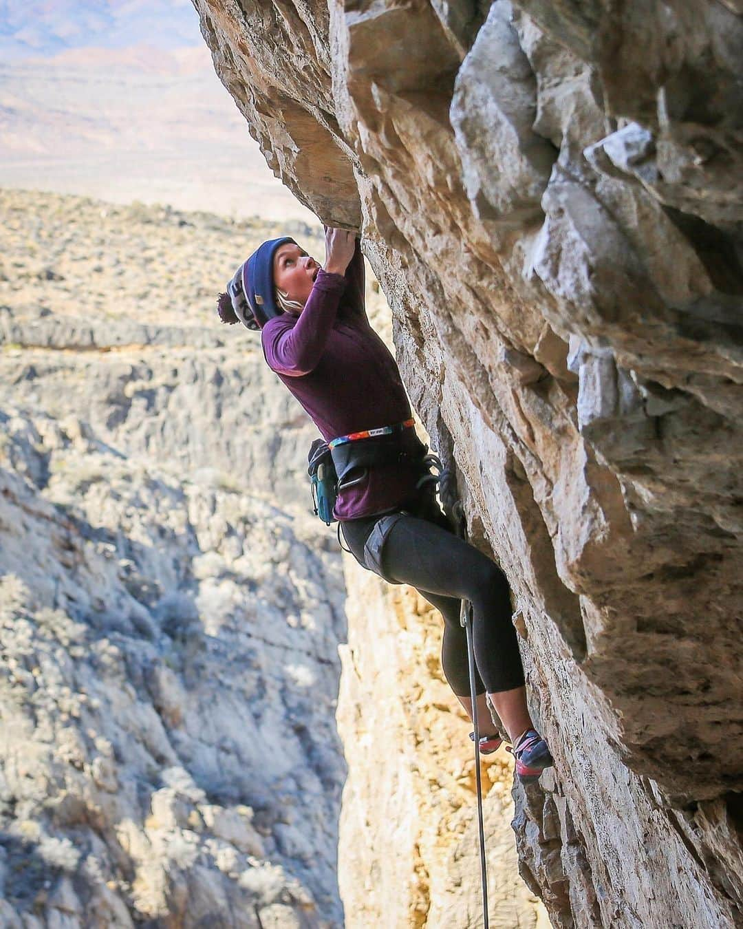 アレックス・オノルドさんのインスタグラム写真 - (アレックス・オノルドInstagram)「A round up of photos taken by @sonnietrotter when he joined @sannimccandless and me for a day of sport climbing a few weeks ago. He was on an “active rest day” so he mostly just came to hang out. But of course he flashed a few 5.12+s while he was there, just to use his fingers a bit and sample some new rock… a good reminder why he’s one of Canada’s most talented climbers. Fun day out with an old friend.」3月9日 1時40分 - alexhonnold