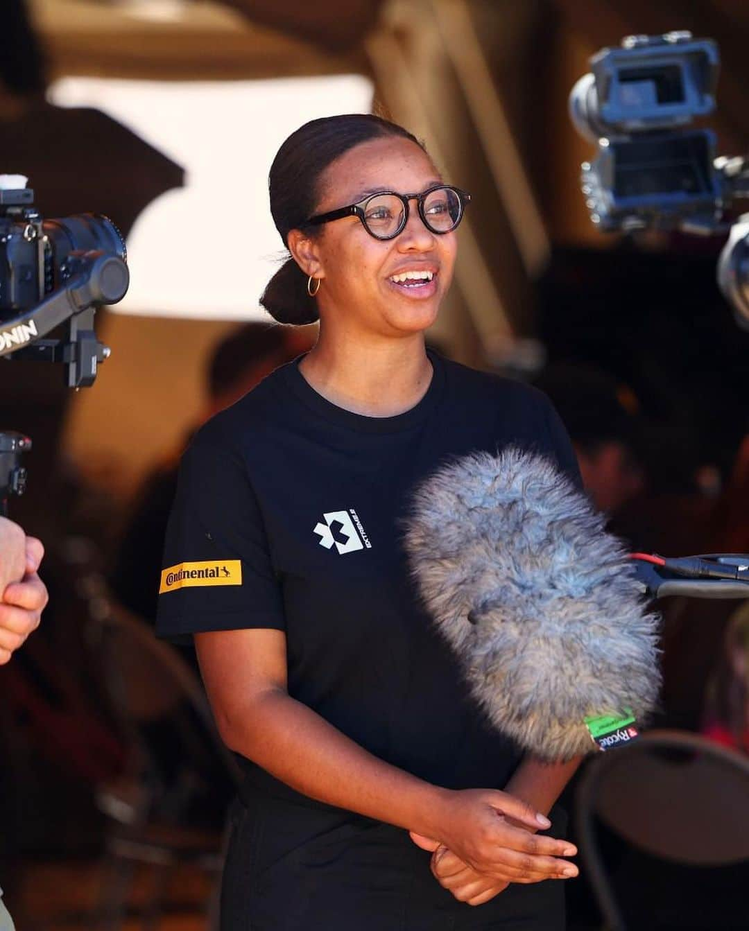 ルイス・ハミルトンさんのインスタグラム写真 - (ルイス・ハミルトンInstagram)「@stephanietravers was on my team at Mercedes, where she became the first Black woman to ever stand on an F1 podium. During her time at the team we talked often about where she was and where she wanted to be. She’s now the deputy team principal of my @teamx44 and has been integral in leading them to multiple victories and last years championship. Steph, it’s an honour to work with you and witness firsthand the journey you’re on. Happy #InternationalWomensDay to everyone, thank you Stephanie.」3月9日 2時03分 - lewishamilton